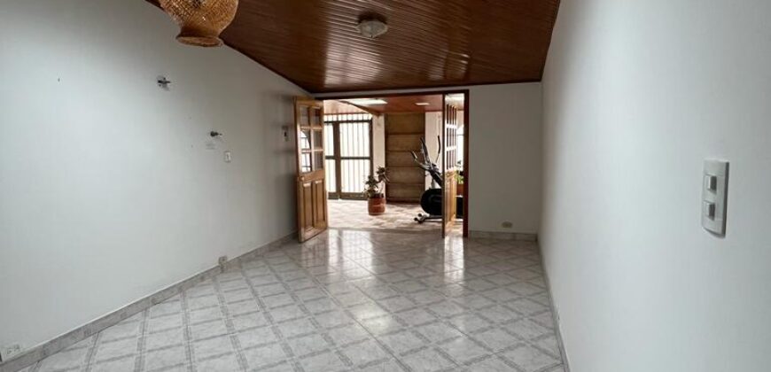 VENDO CASA EN SAN JOAQUIN NORTE